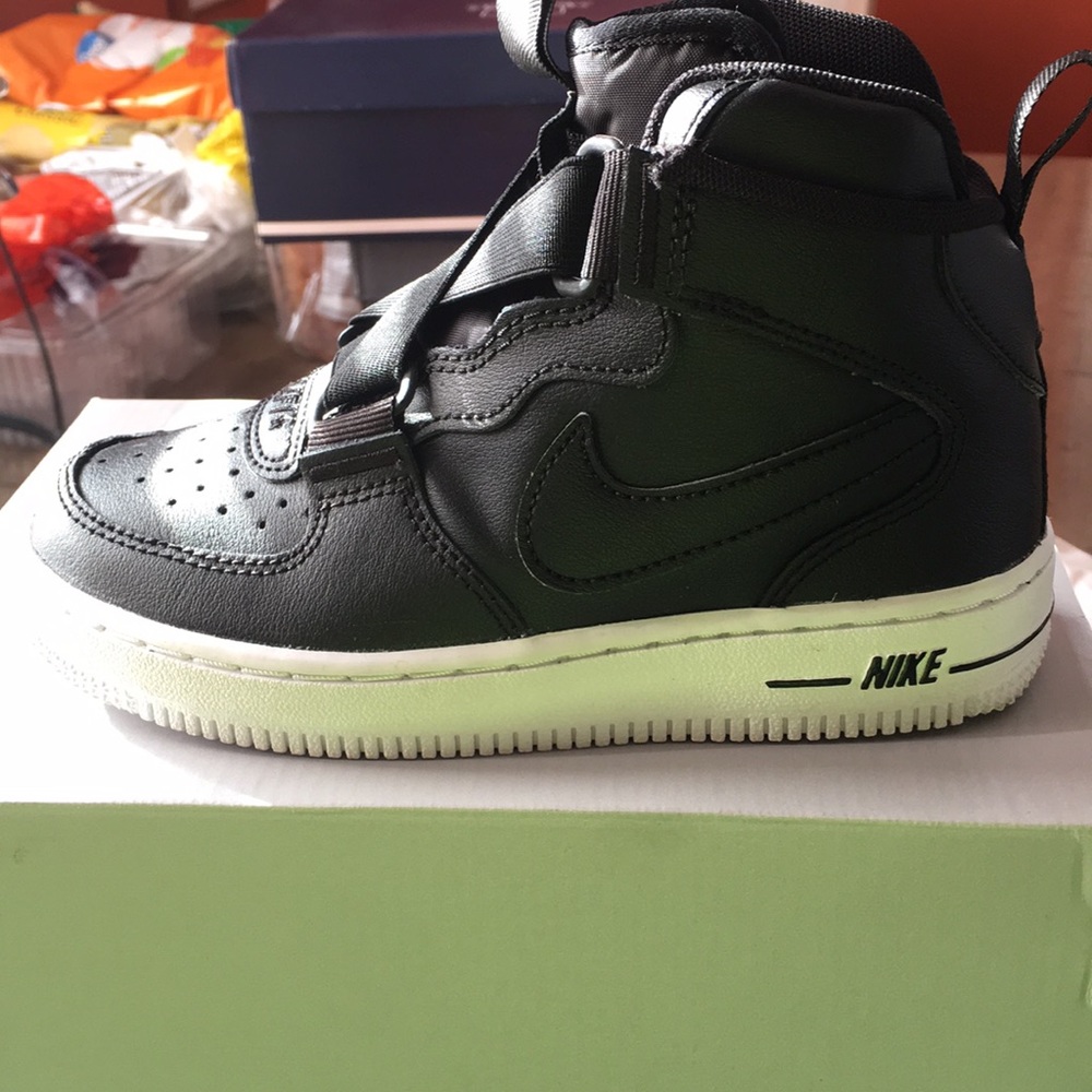 High top Nike Air Force ...no strings...worn once